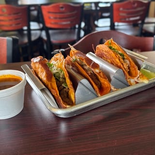 The Quesa Tray