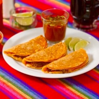 Tacos de Birria con Vasito